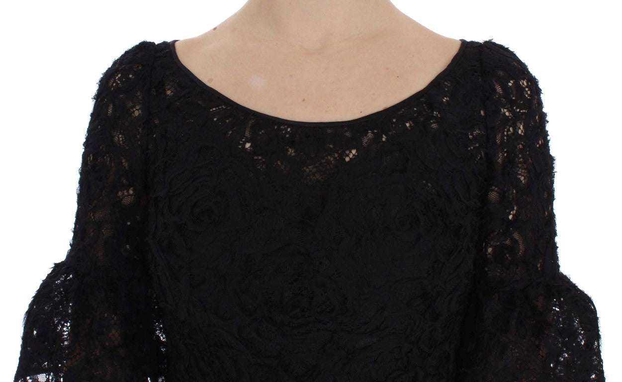 Schwarzes, langes, figurbetontes Maxikleid aus geblümter Spitze