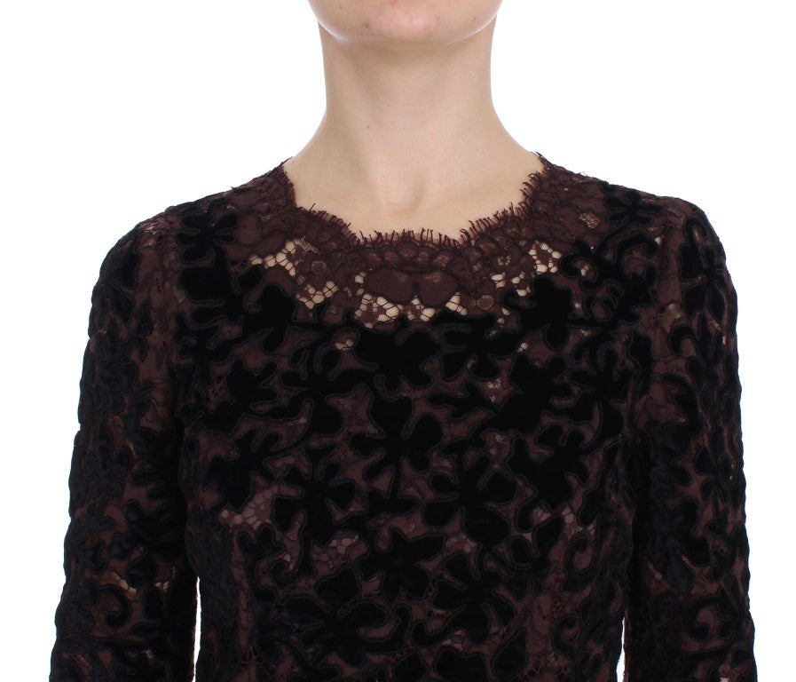 Lilafarbenes Ricamo-Maxikleid mit Blumenspitze