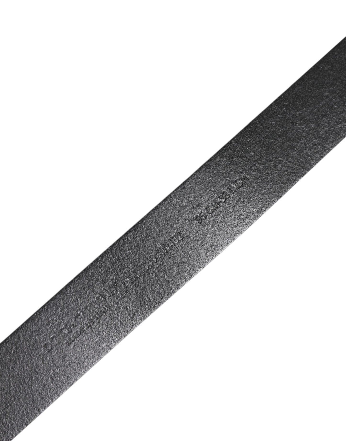 Schwarzer klassischer Ledergürtel mit Metallschnalle