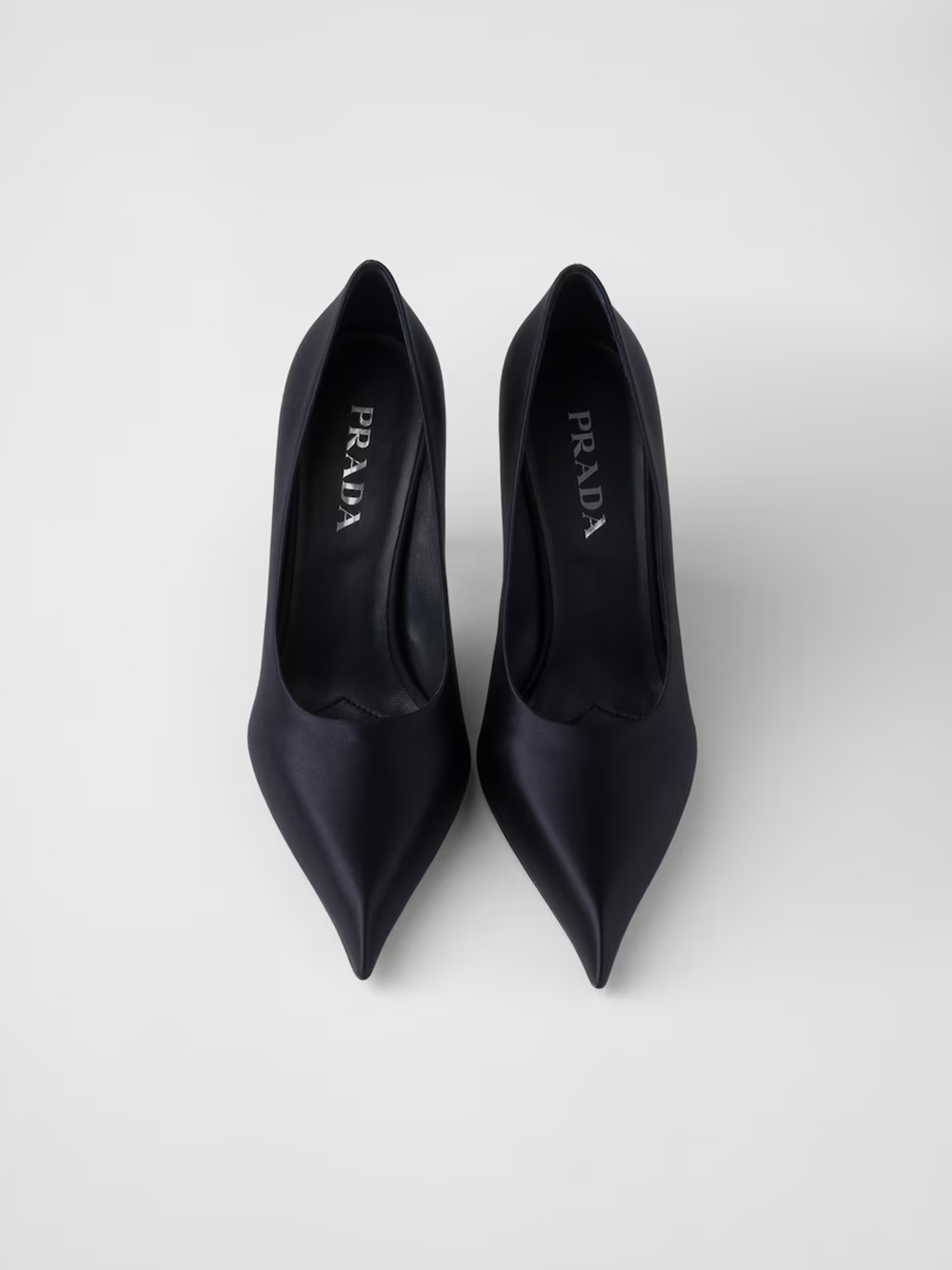 Blaue Satin-Pumps