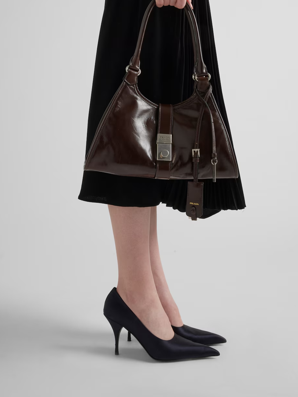 Blaue Satin-Pumps