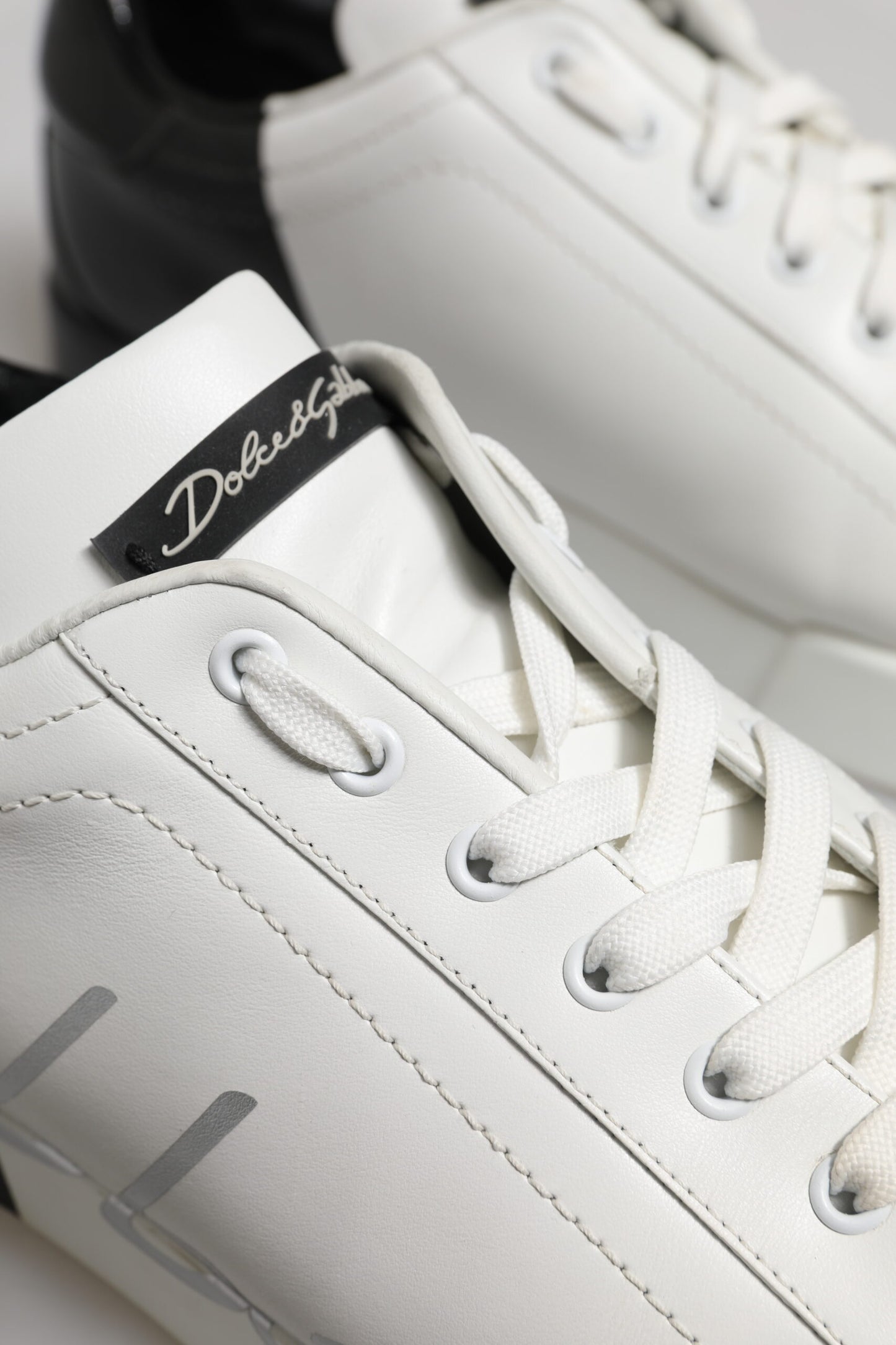 Weiß Schwarz Logo Low Top Leder Sneakers Schuhe