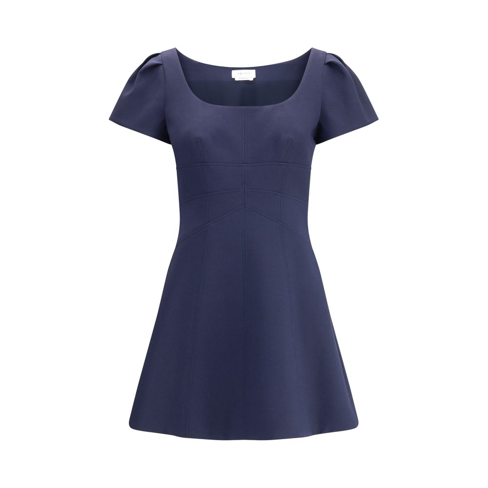 Kurzes Kleid mit kurzen gerafften Ärmeln
