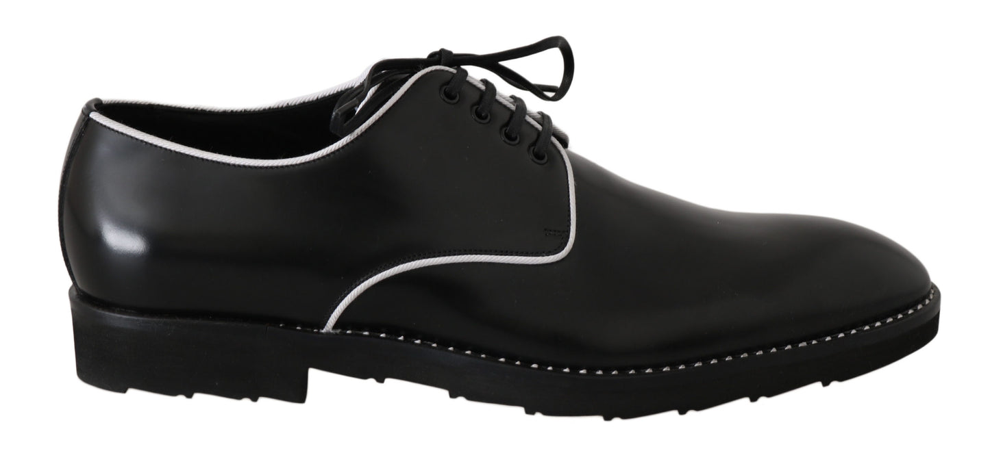 Schwarze Derby-Schuhe aus weißem Leder
