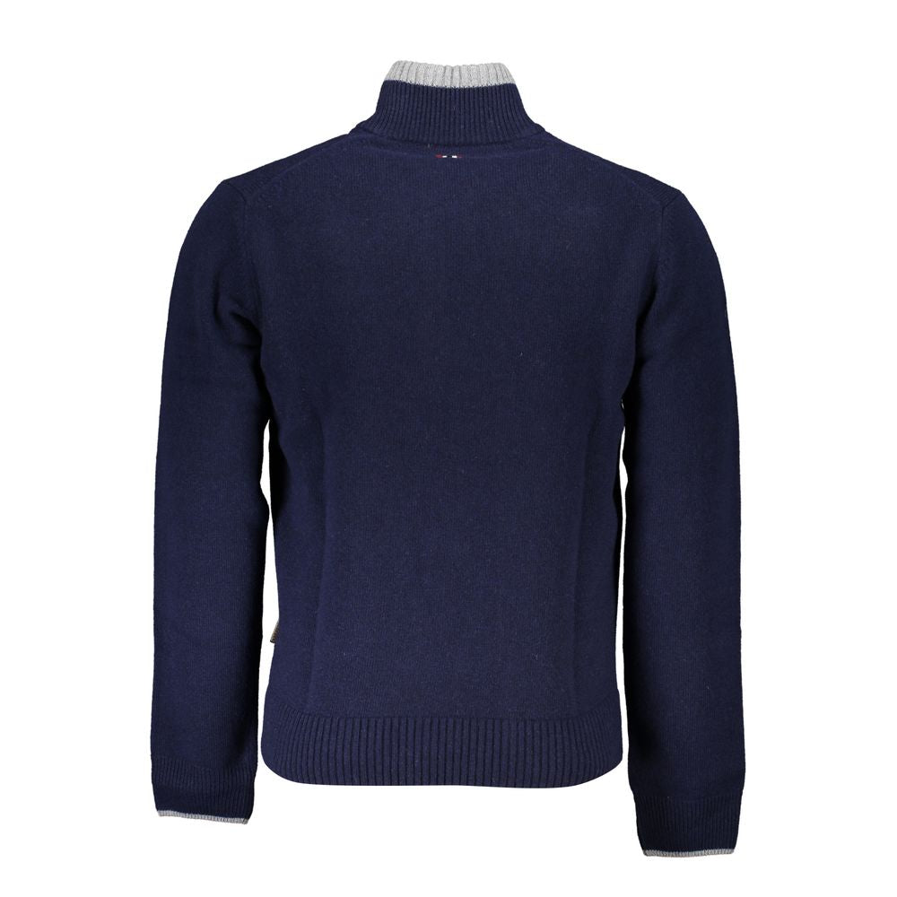 Blauer Stoffpullover