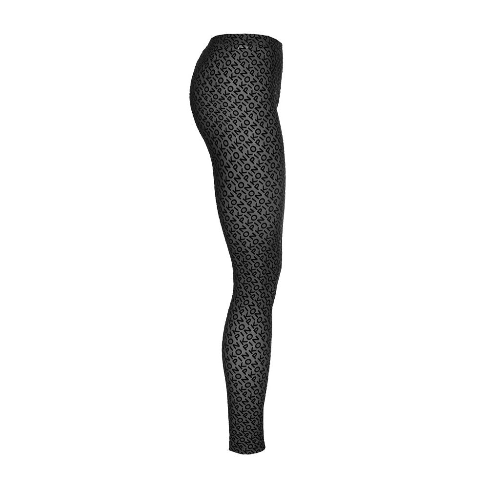 Schwarze Nylonjeans und Hose