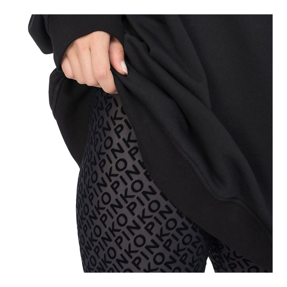 Schwarze Nylonjeans und Hose