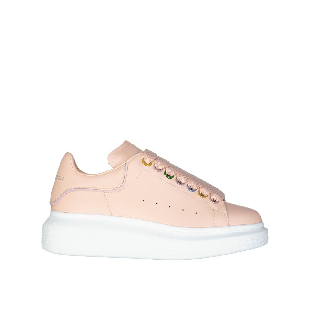 Übergroße Turnschuhe