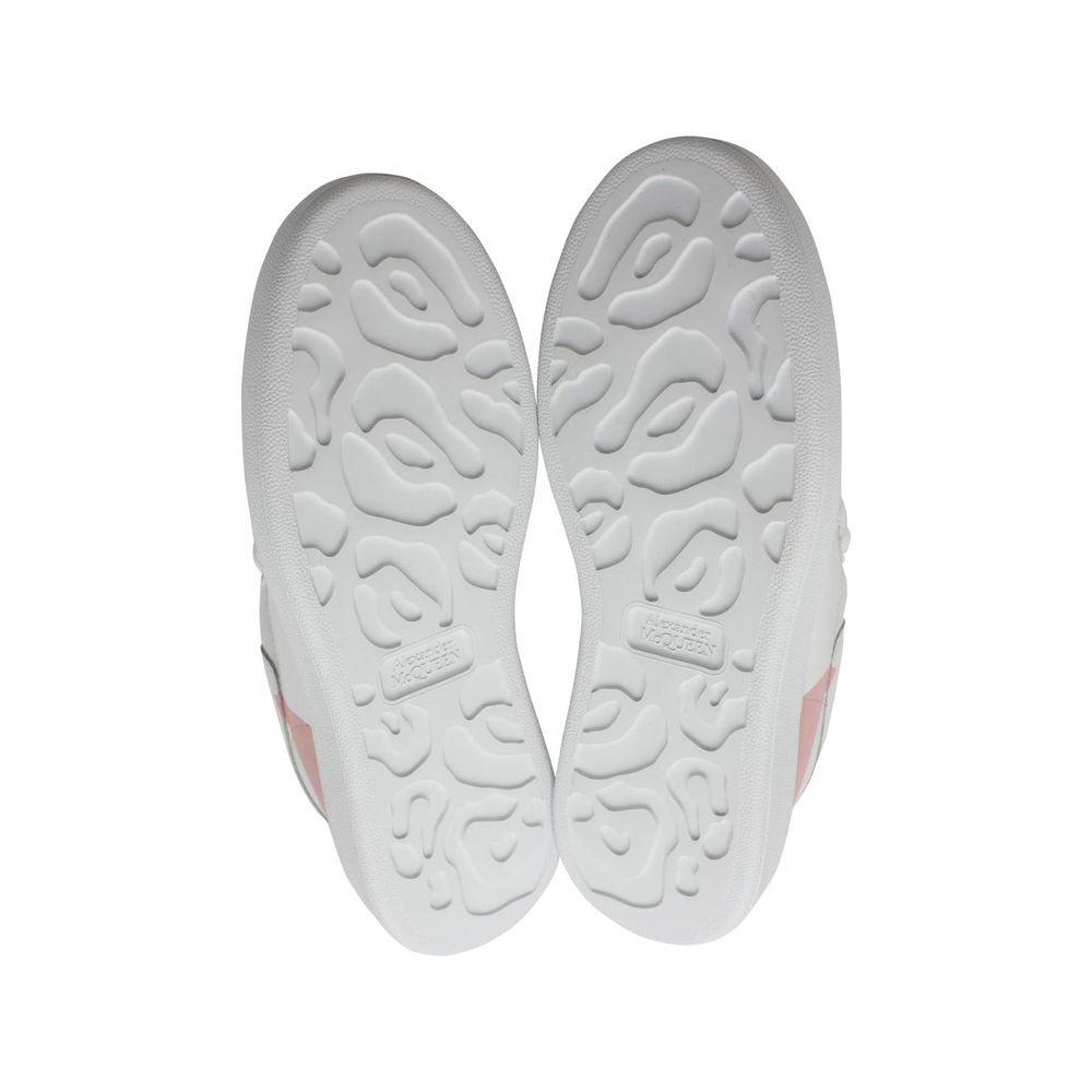 Übergroße Turnschuhe