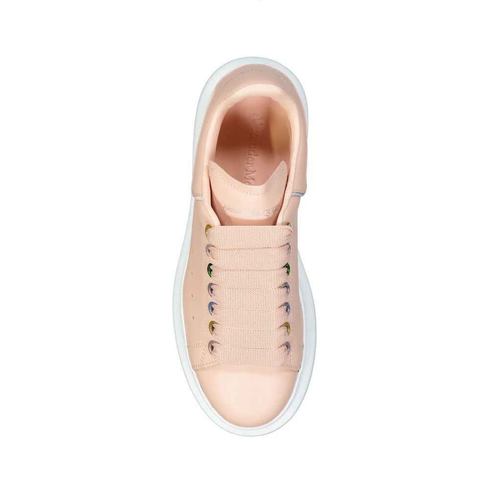 Übergroße Turnschuhe
