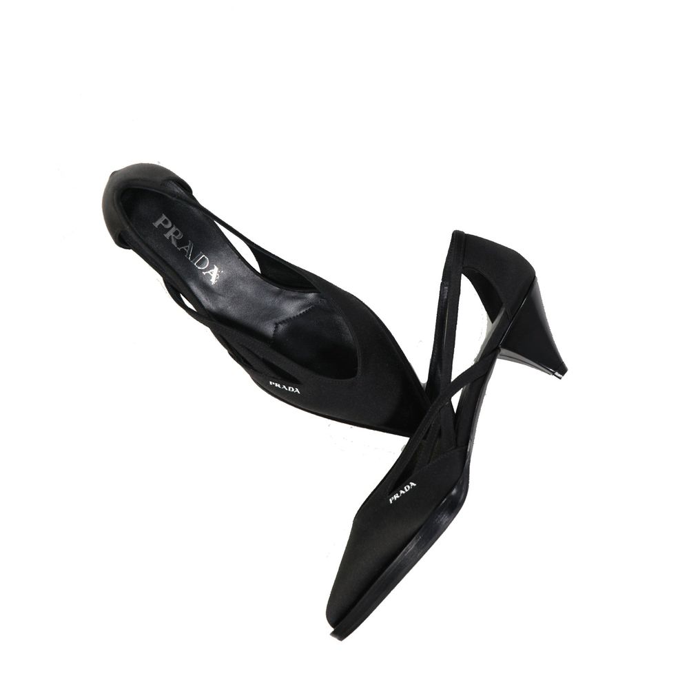 55 mm hohe Satinpumps mit Cut-Outs