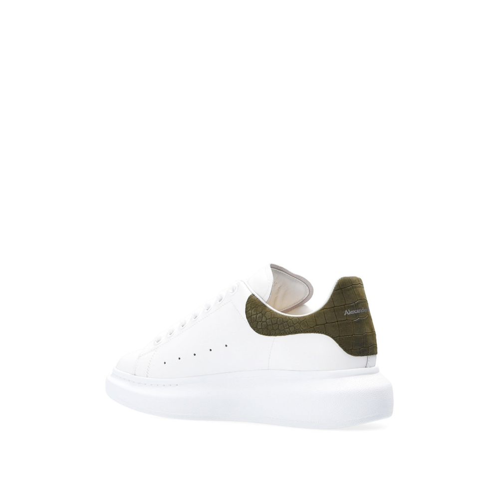 Oversize-Sneakers aus Krokodil