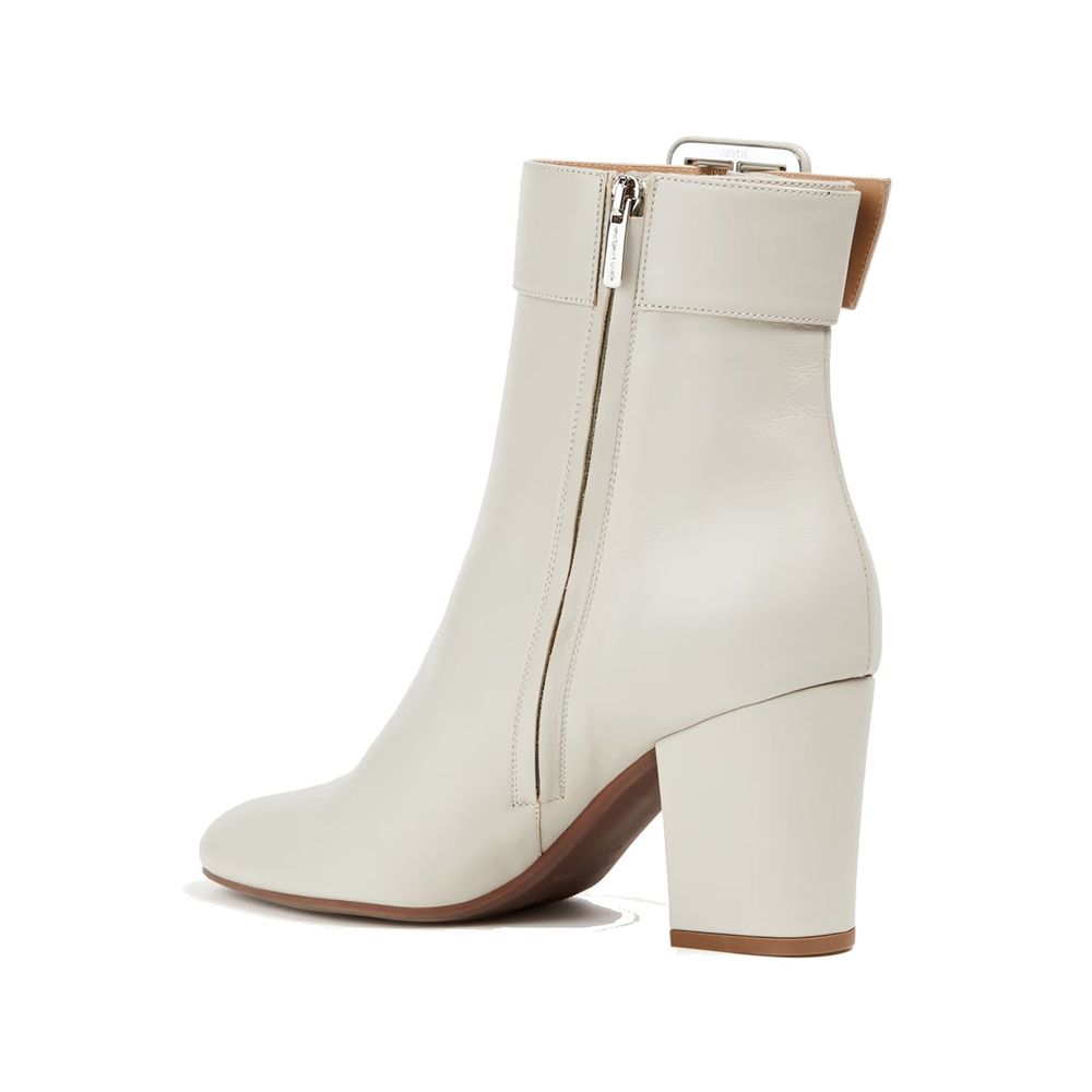 Ankle Boots aus Leder mit Schnalle