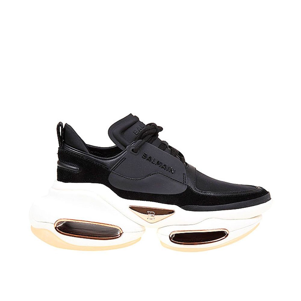 Sneakers aus Leder und Stoff
