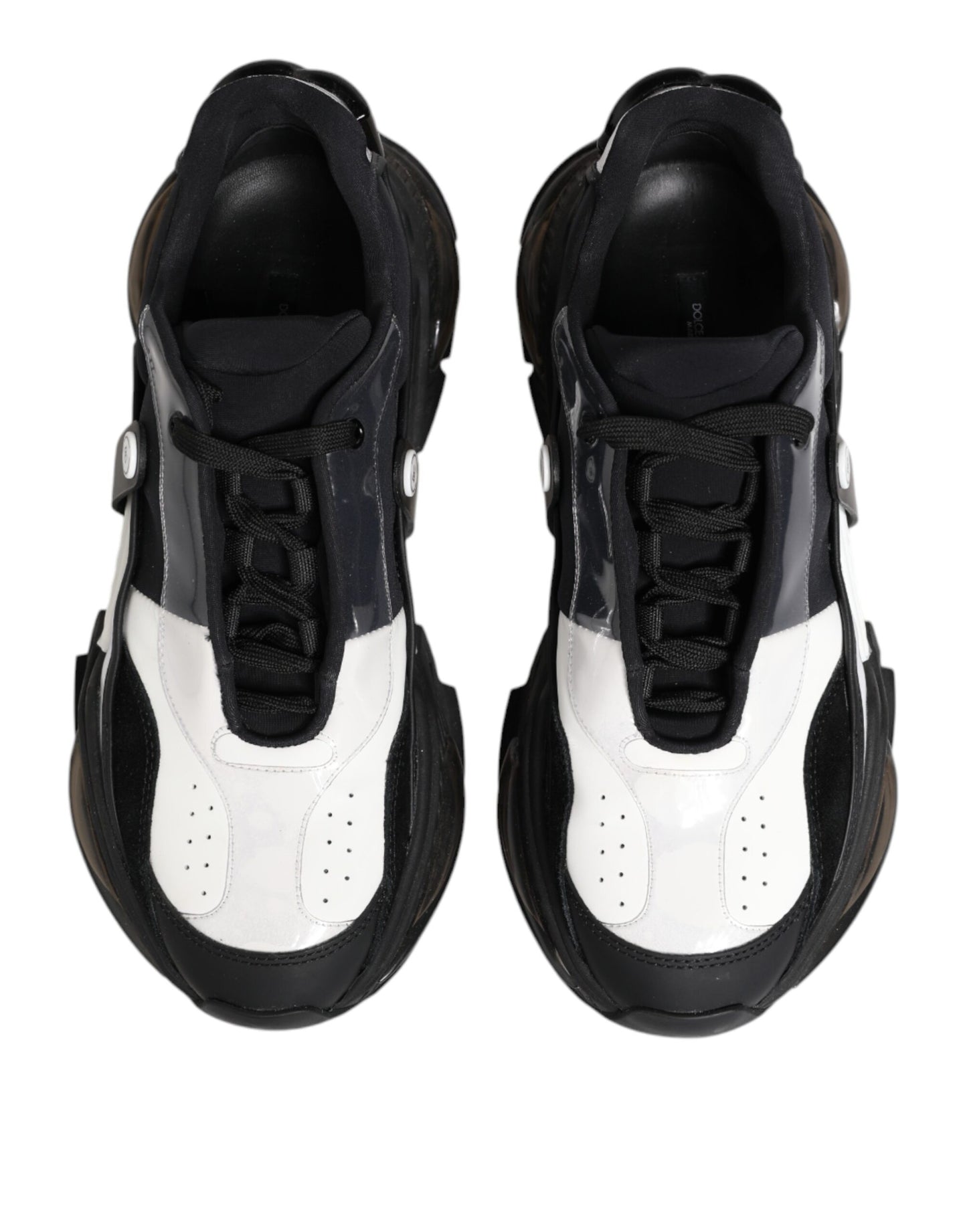 Airmaster Sneakers mit weißem und schwarzem Logo