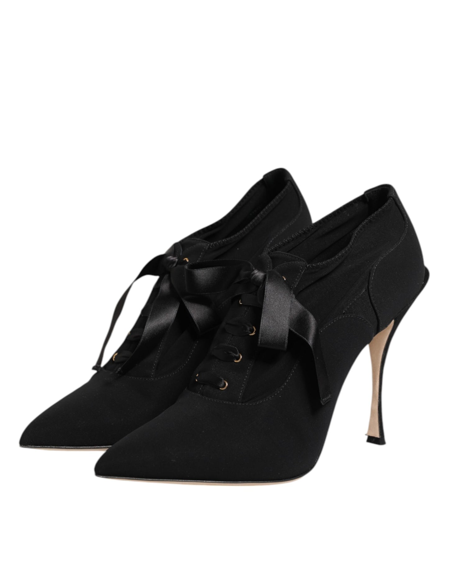 Schwarze Pumps mit Schnürung und Stilettoabsatz