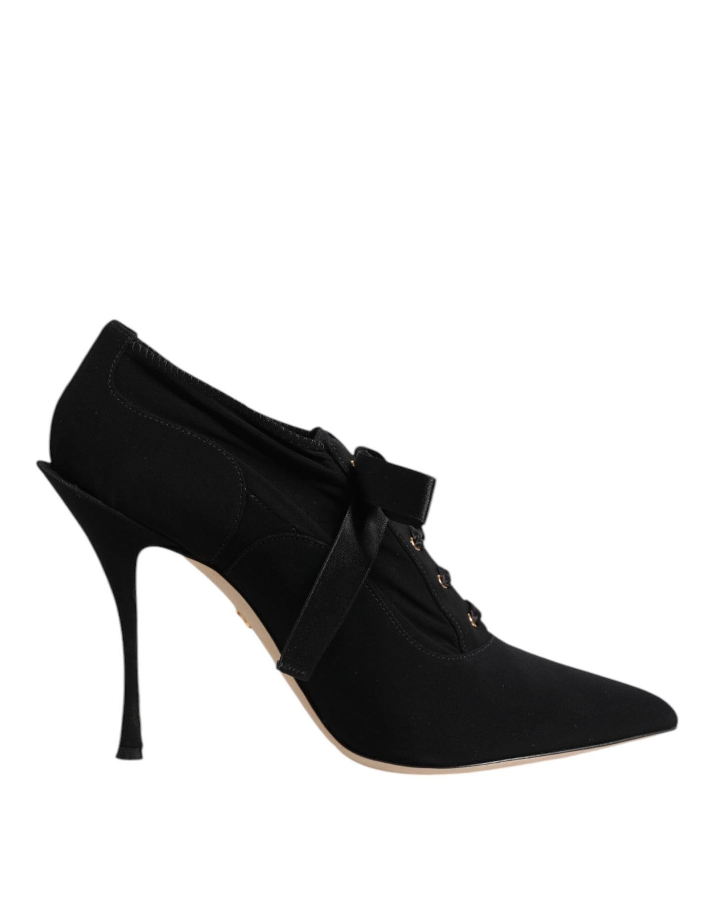 Schwarze Pumps mit Schnürung und Stilettoabsatz