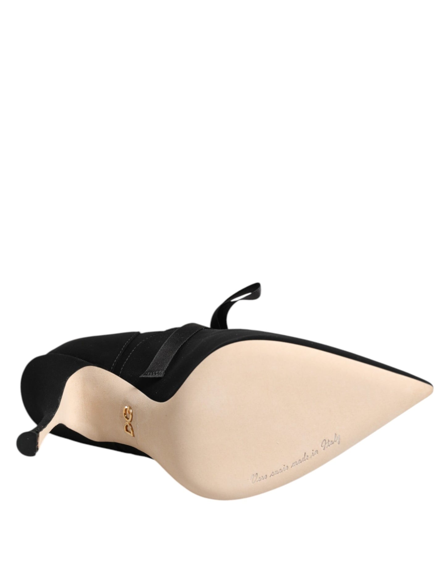 Schwarze Pumps mit Schnürung und Stilettoabsatz