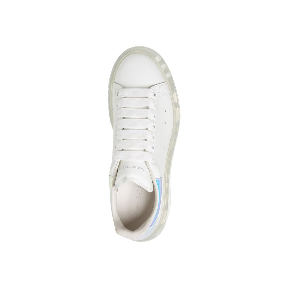Übergroße Turnschuhe