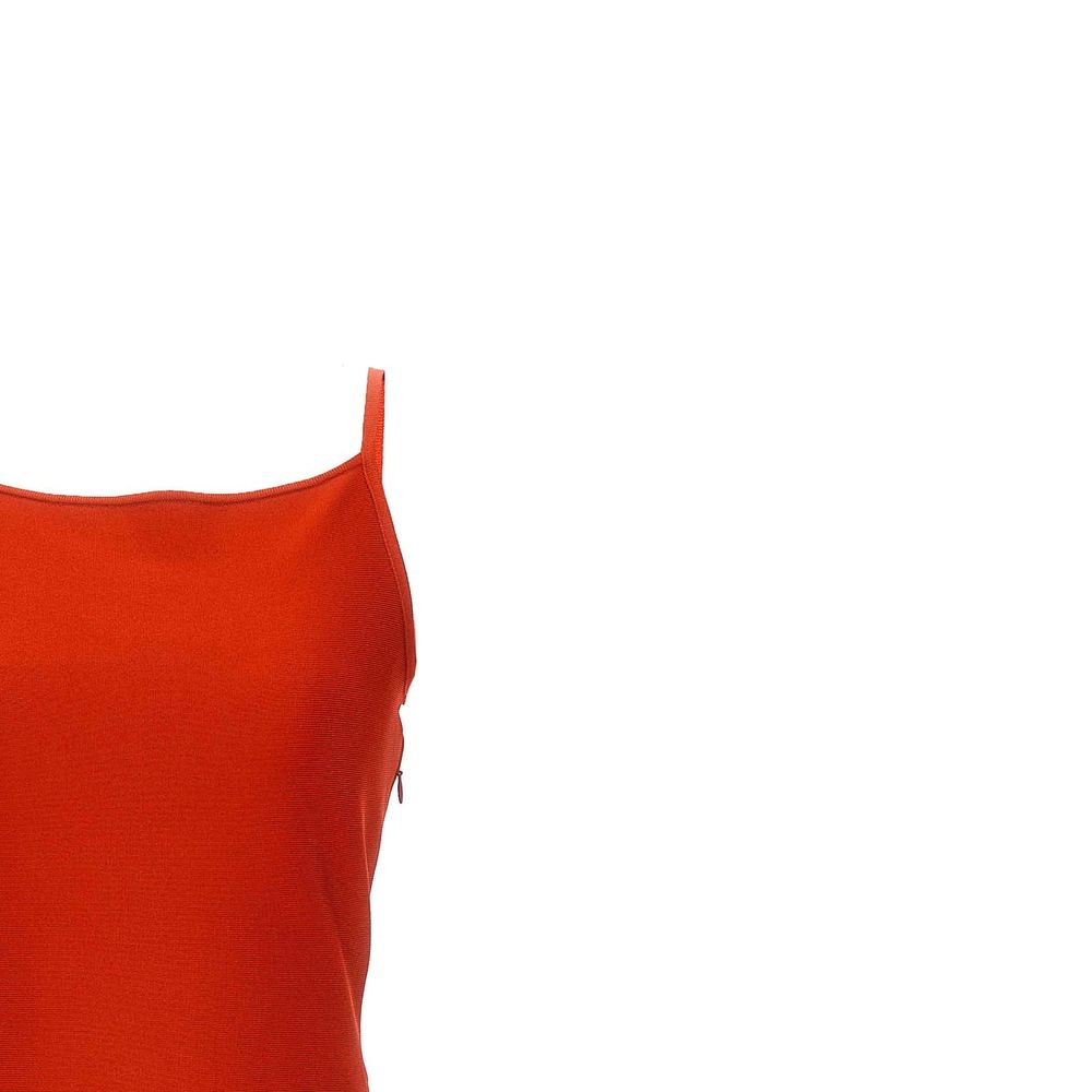 Ausgestelltes Strickkleid