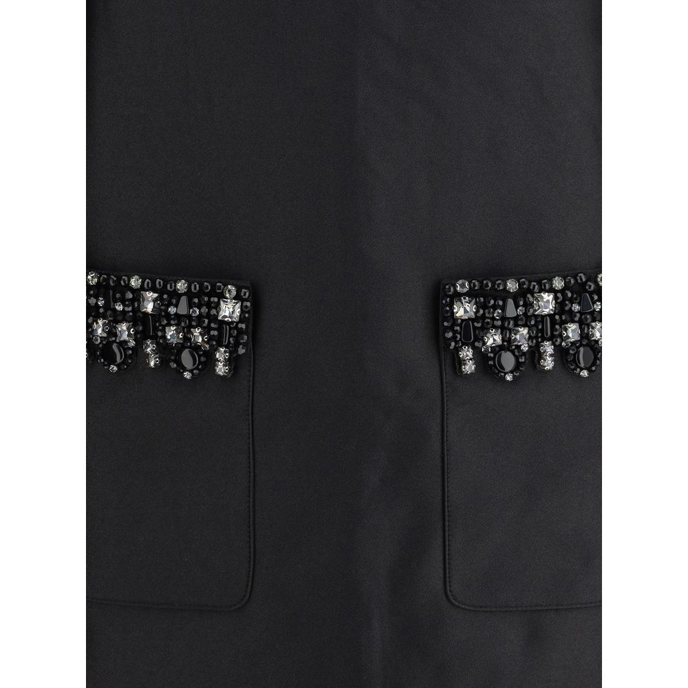 Kurzes Kleid mit Taftbesatz