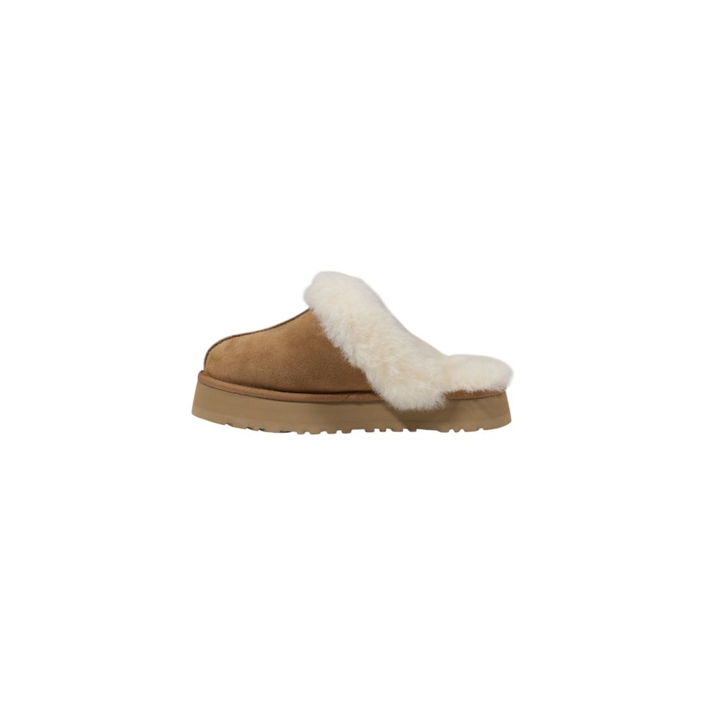 Pantufla de ante color beige