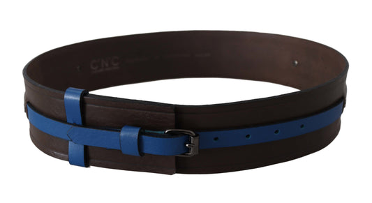 Brauner Gürtel mit dünner, blauer Linie und Schnalle aus Leder