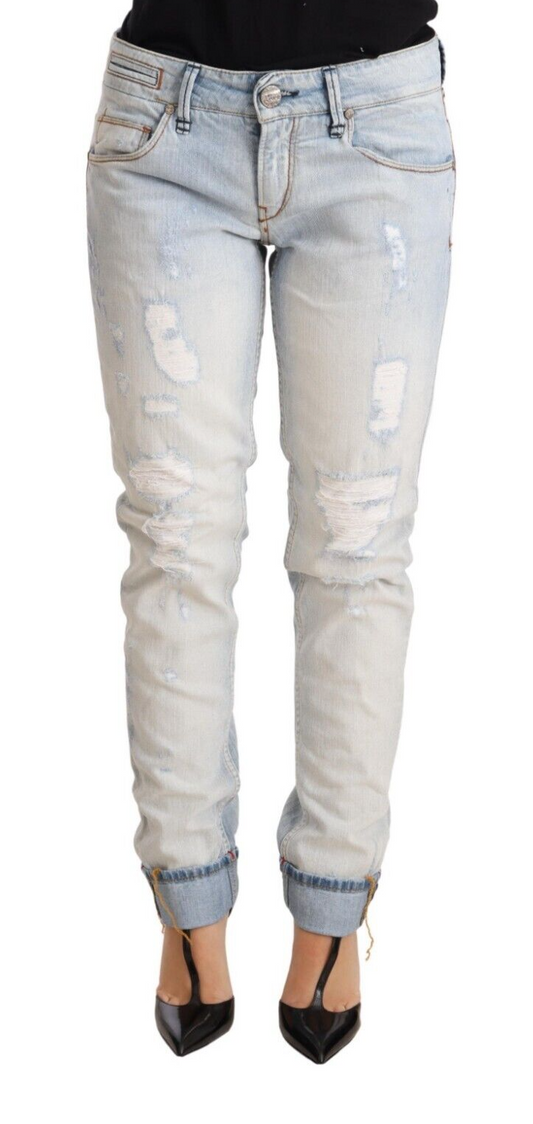 Hellblaue Jeanshose aus Baumwolle mit umgeschlagenem Saum im Used-Look