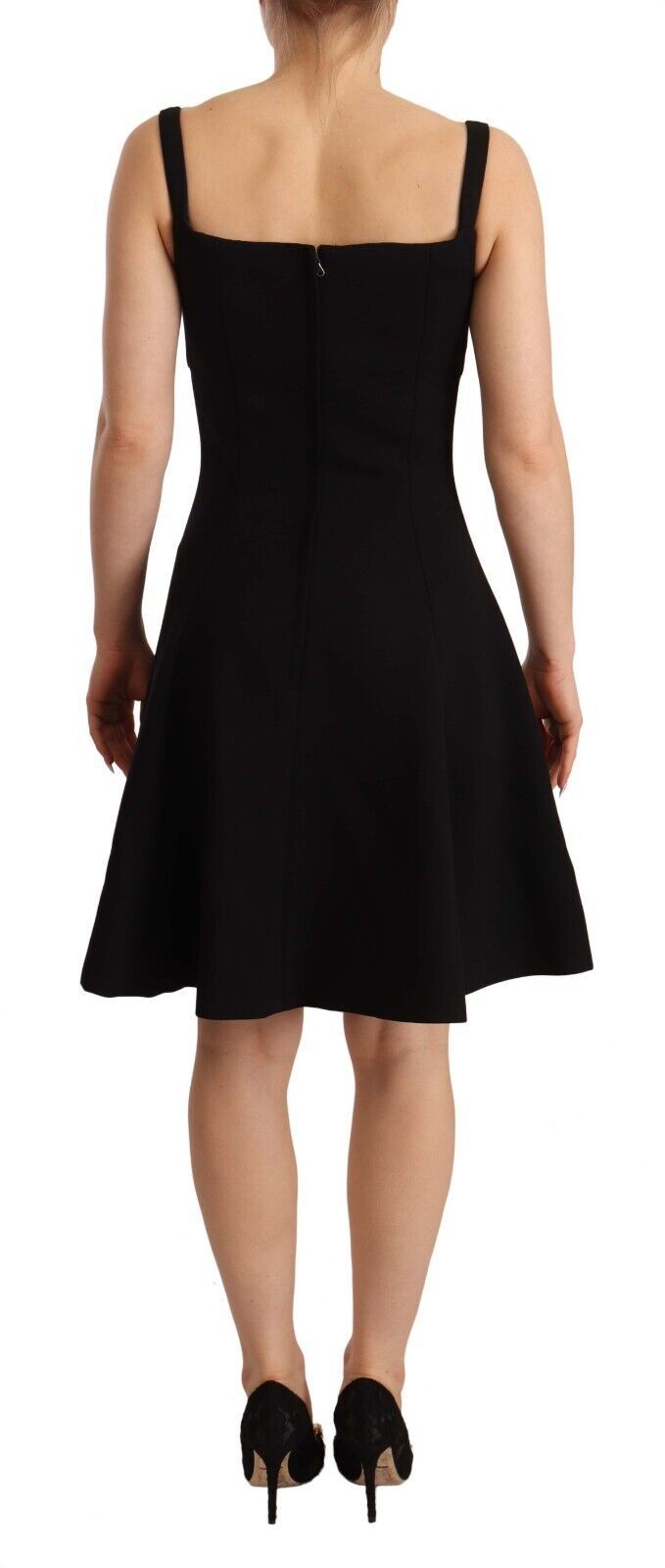 Schwarzes Fit Flare-Etuikleid aus Wollstretch