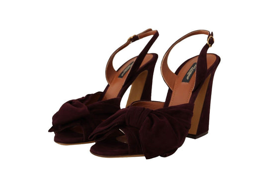 Dunkelviolette Wildleder-Sandalen mit Knöchelriemen