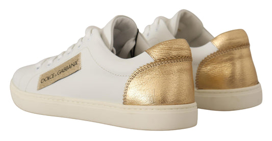 Weißgoldene niedrige Ledersneaker