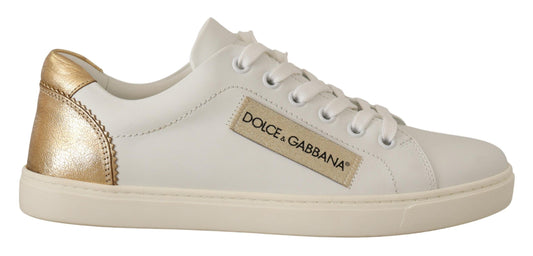 Weißgoldene niedrige Ledersneaker