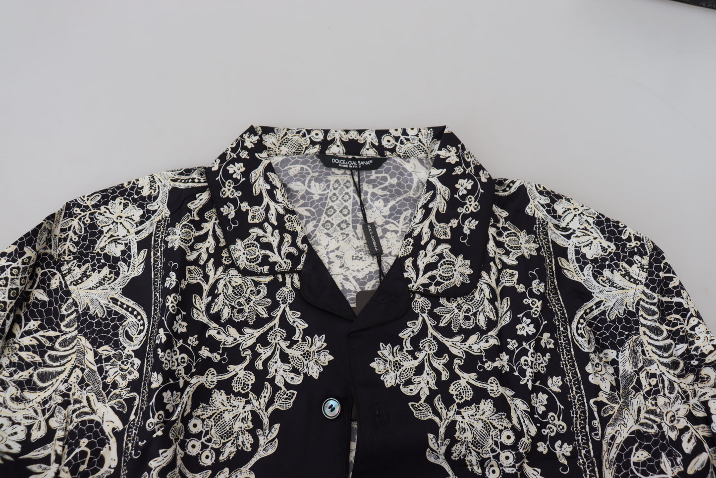 Blaues Freizeithemd aus Seidensatin mit Blumenmuster im Barockstil