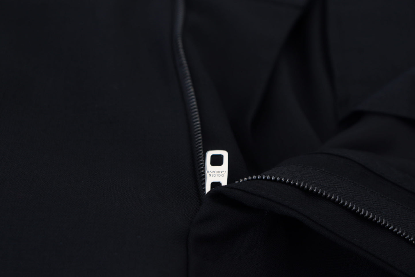 Schwarze Chinohose aus Wolle