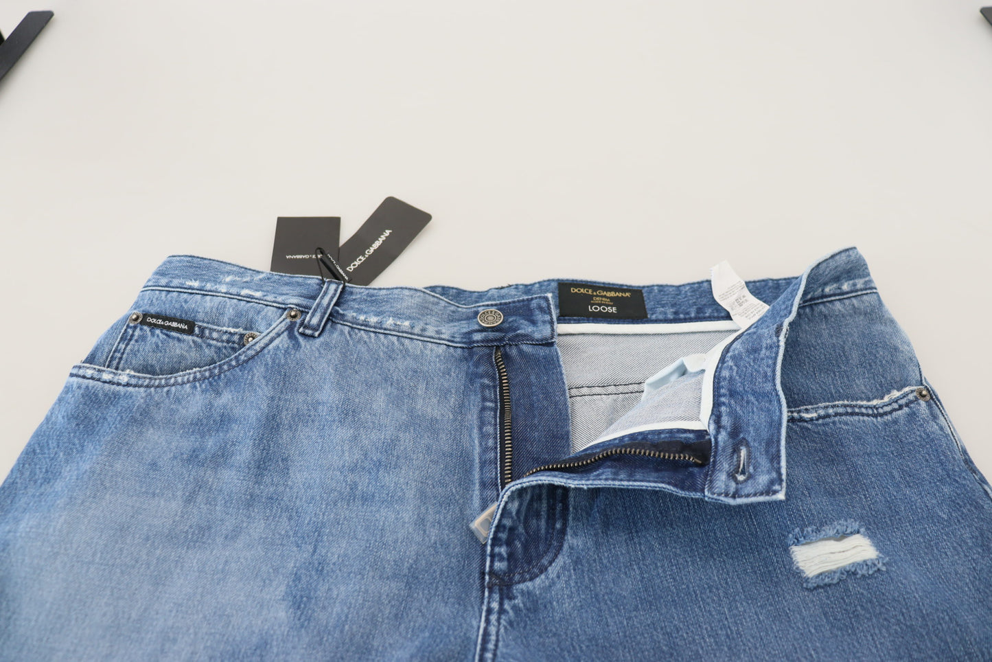 Blaue Jeans aus gewaschener Baumwolle