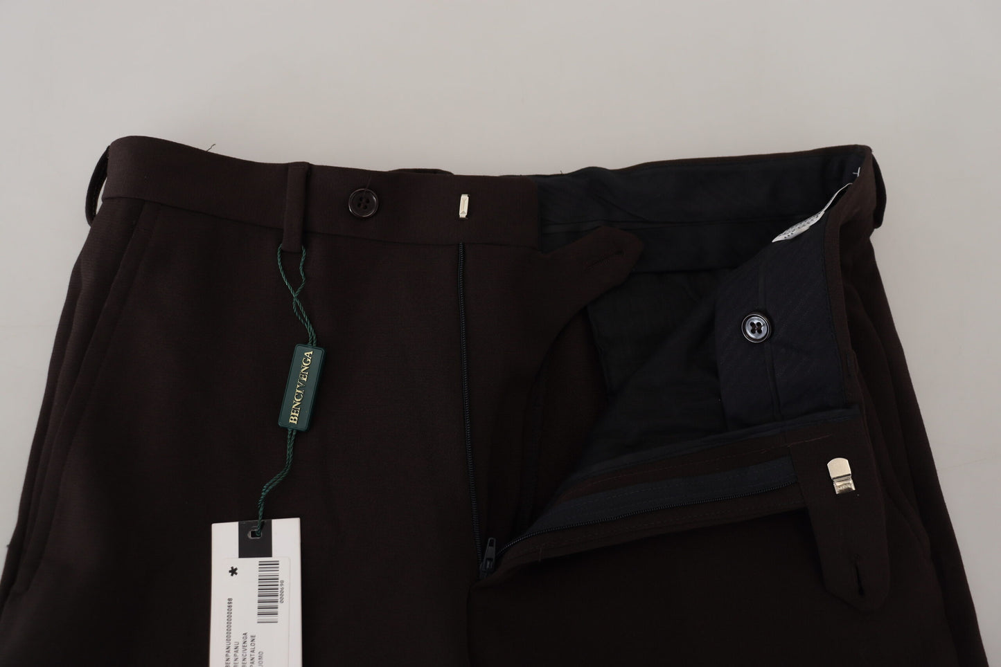 Braune, gerade geschnittene Herrenhose