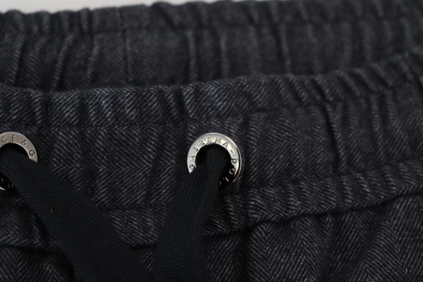 Graue, schmal zulaufende Baumwollhose aus Baumwolle