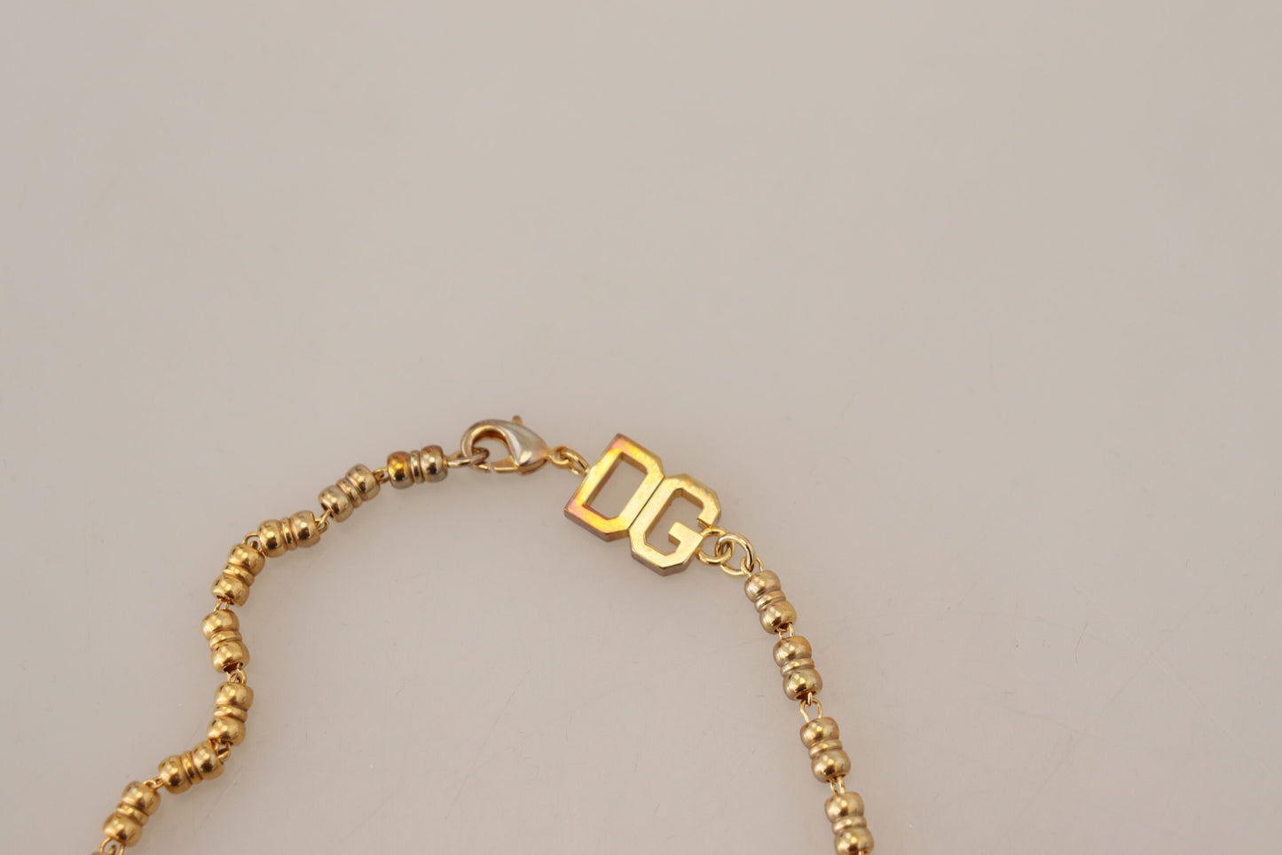 Goldfarbene Messingkette mit SUPER PIG-Anhänger und Logo-Halskette