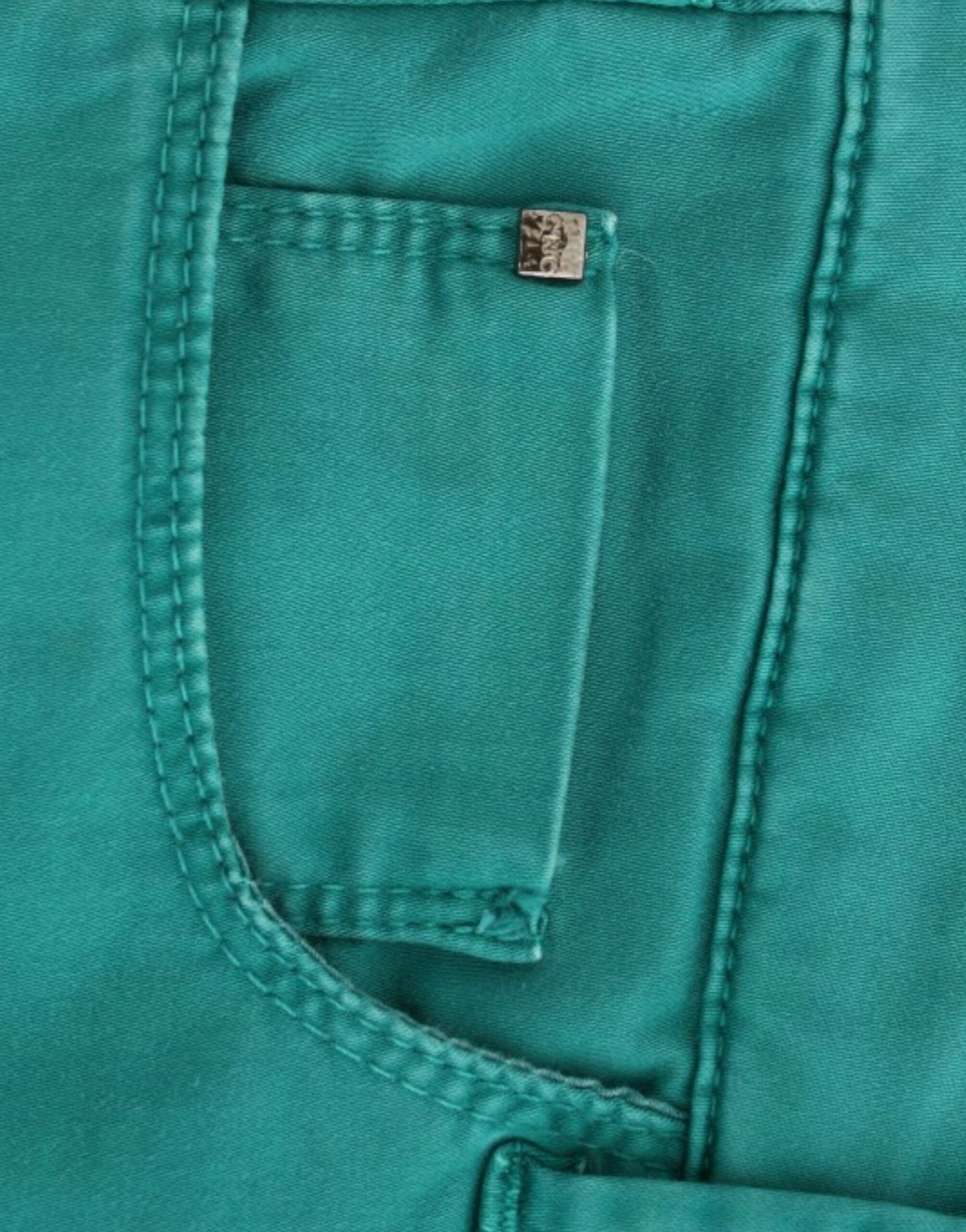 Grüne Jeans mit geradem Bein