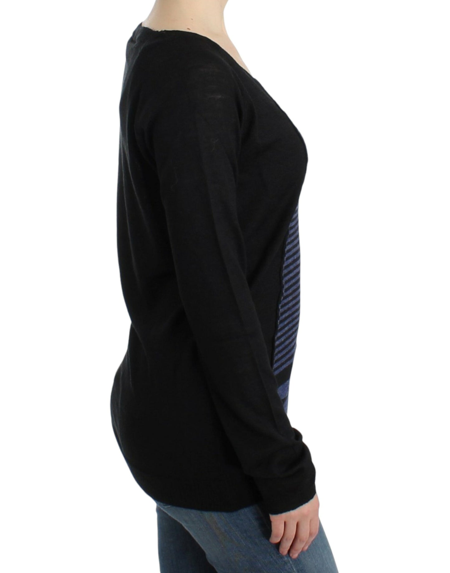 Schwarz gestreifter Pullover mit V-Ausschnitt