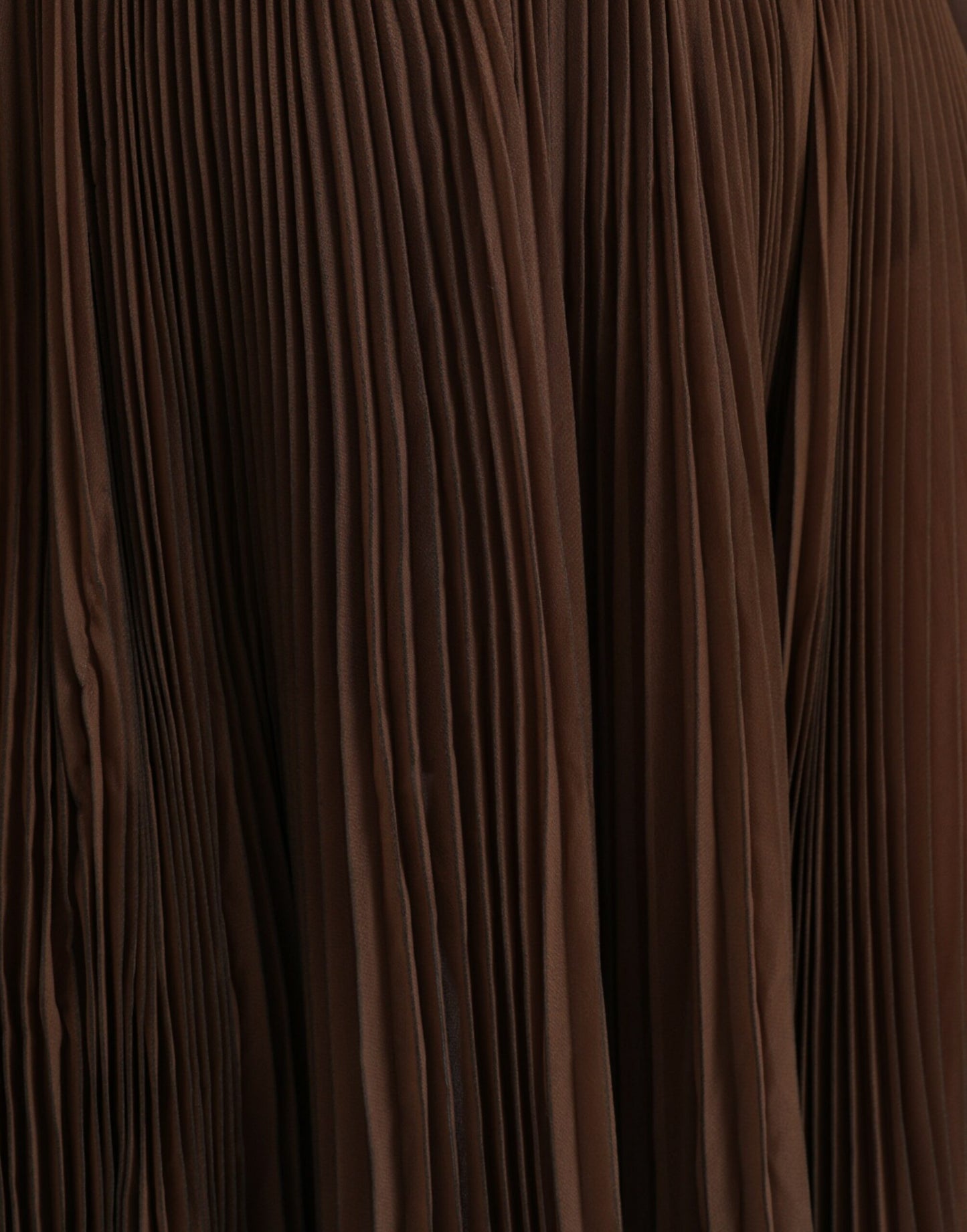Brauner, plissierter Midirock aus Polyester mit hoher Taille