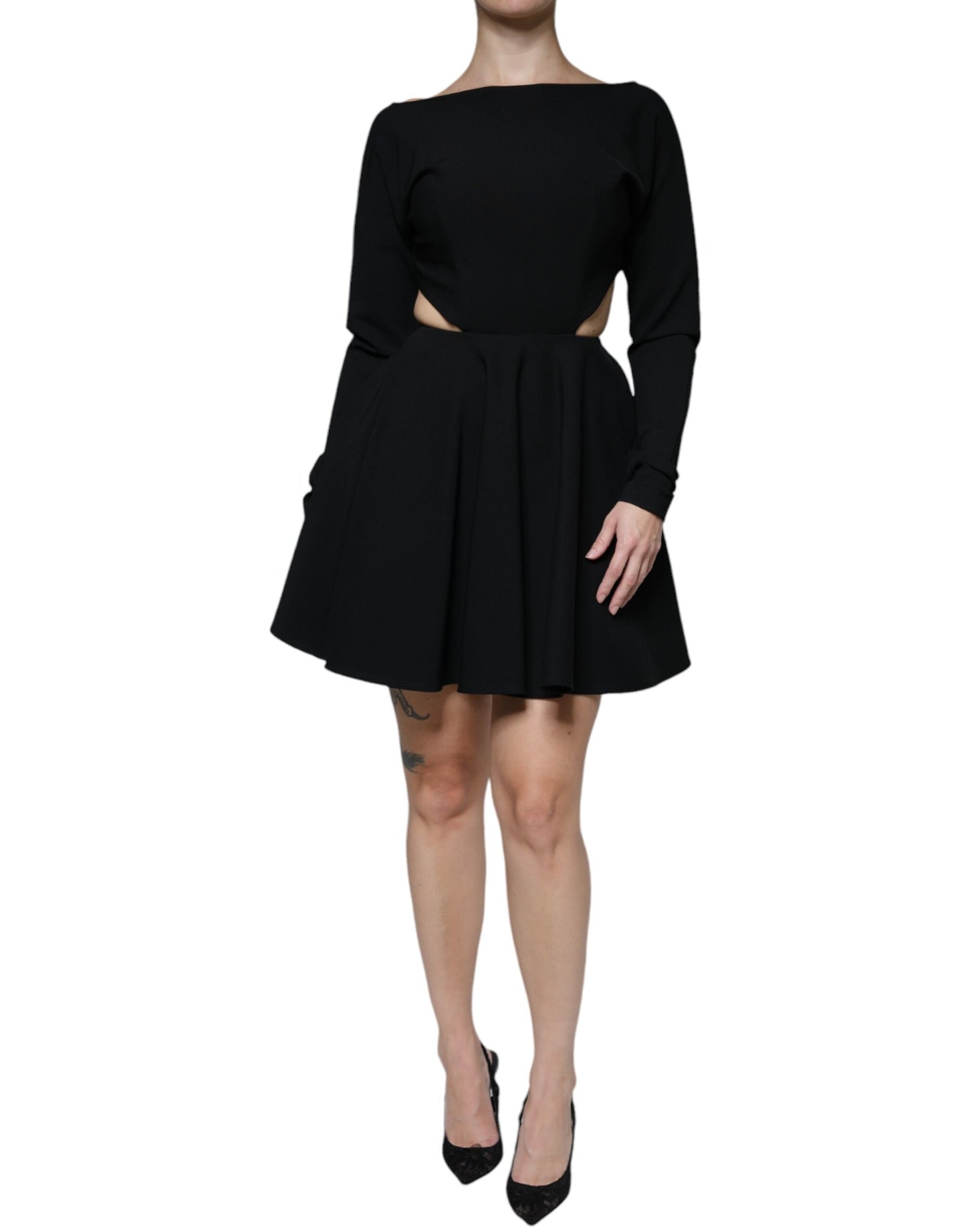 Schwarzes Minikleid aus Viskose mit Cut-Outs in A-Linie und langen Ärmeln