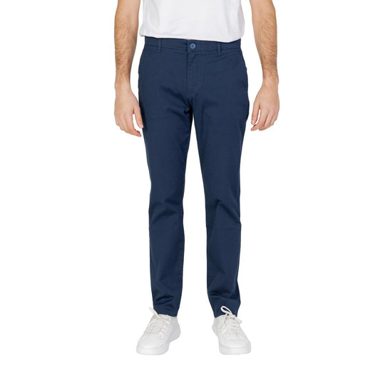 Blaue Baumwollhose