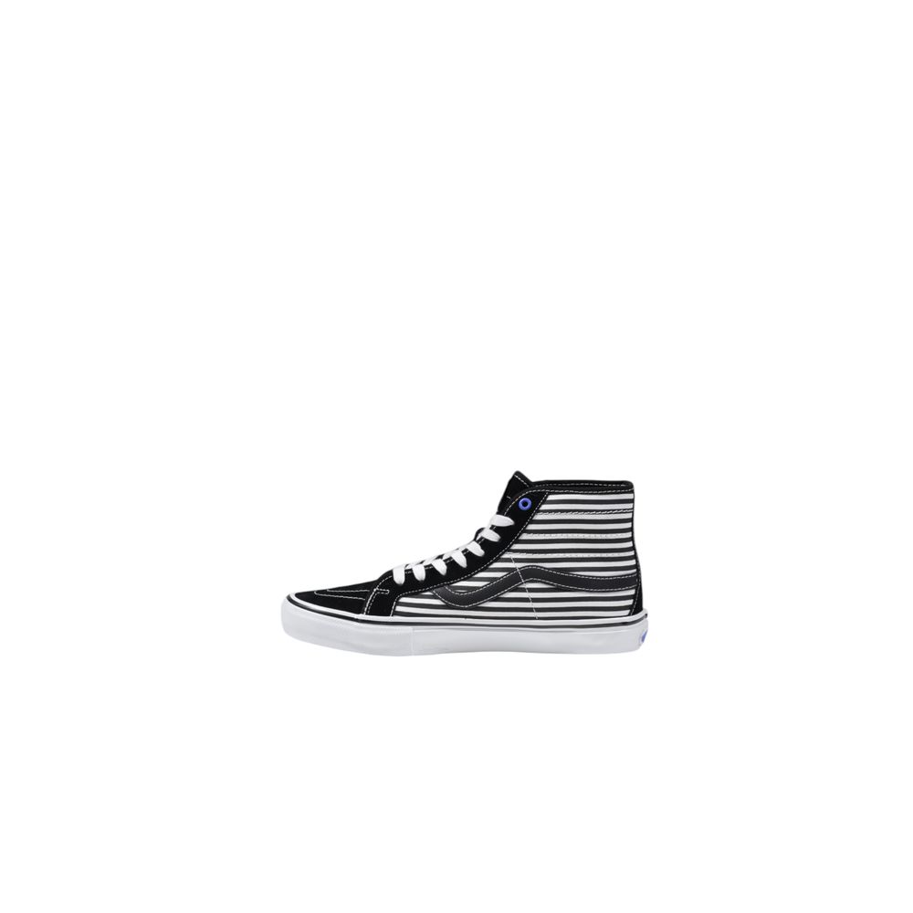 Schwarz-weißer Ledersneaker