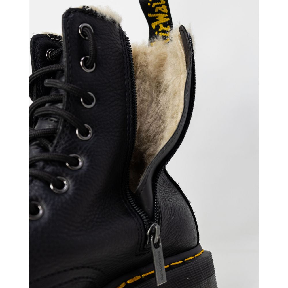 Schwarzer Lederstiefel