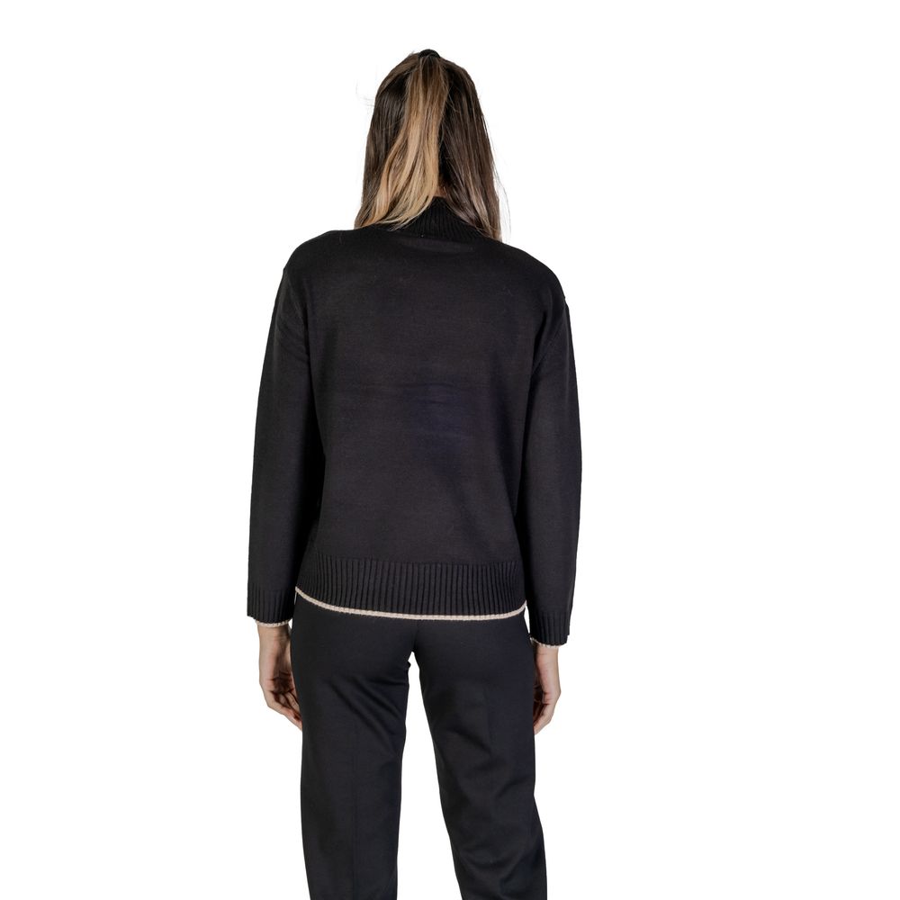 Schwarzer Polyesterpullover