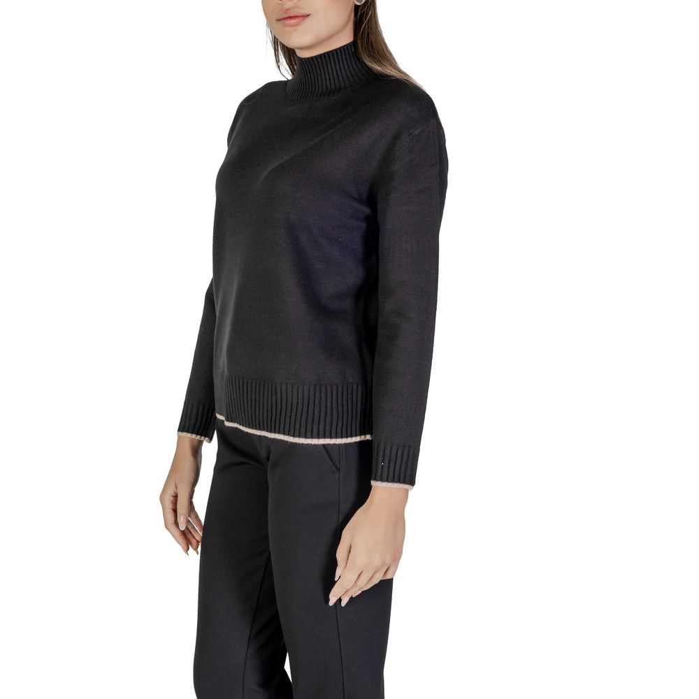 Schwarzer Polyesterpullover