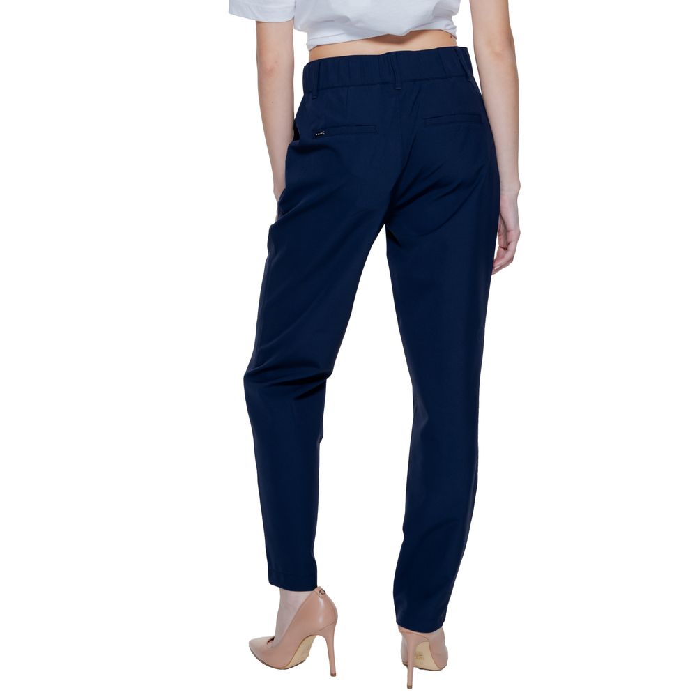 Blaue Polyamidhose