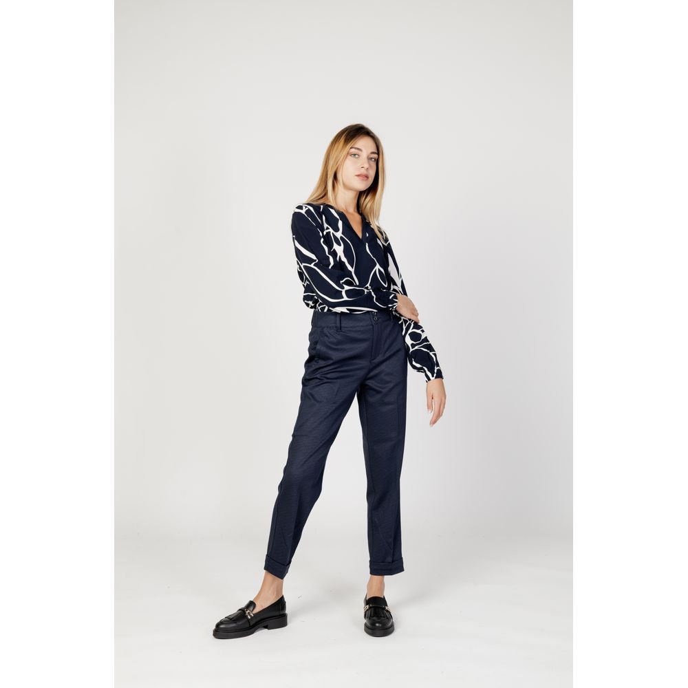 Blaue Viskosehose