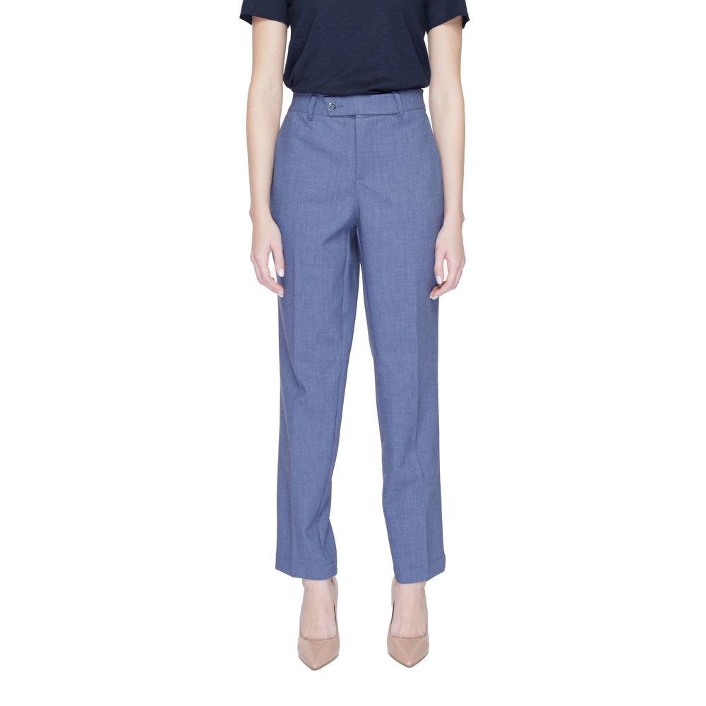 Blaue Polyesterhose
